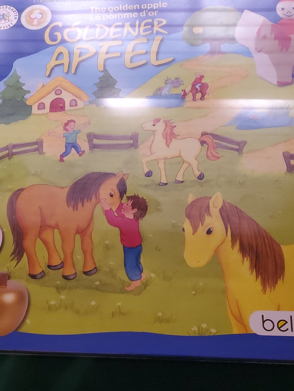 Goldener Apfel Family Board Game - Yellow & Brown